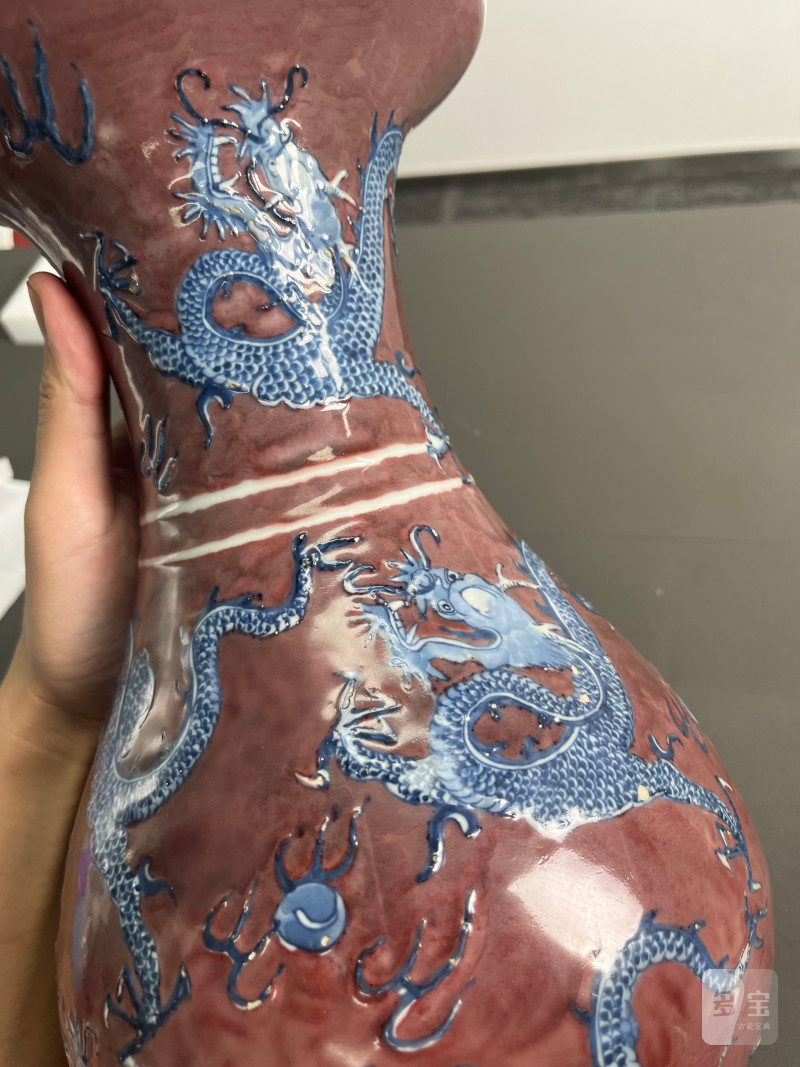 清康熙  青花釉里红堆塑云龙纹琵琶尊 - 图14